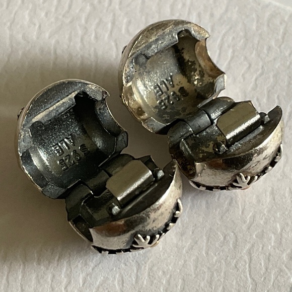 A pair of Pandora tow tone clasps 14k gold and silver - Picture 3 of 4